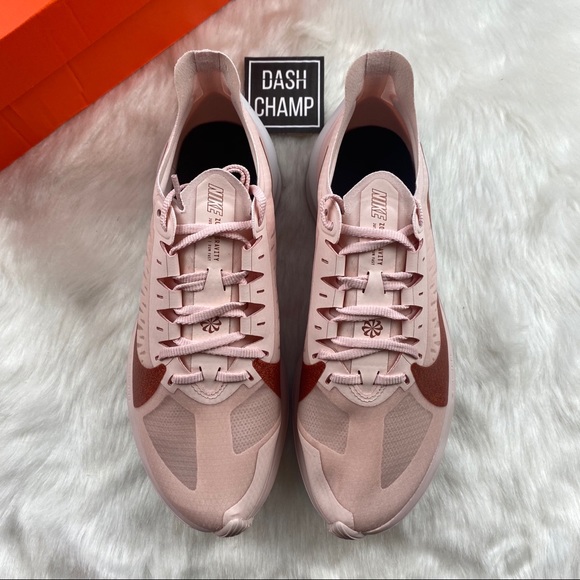 Nike Zoom Gravity Pink Athletic Shoes - Picture 3 of 6